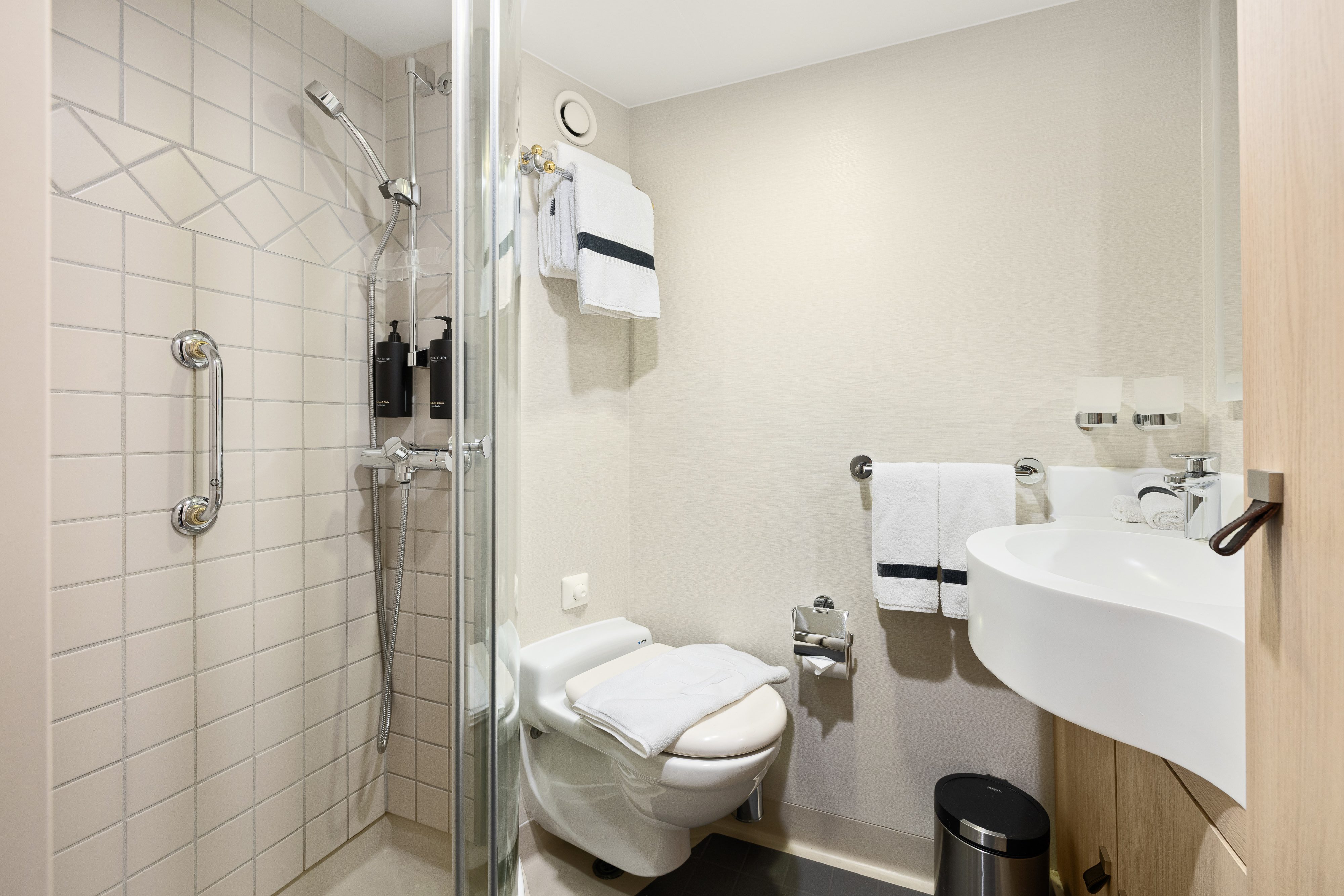 Arctic Superior | Outside Cabin